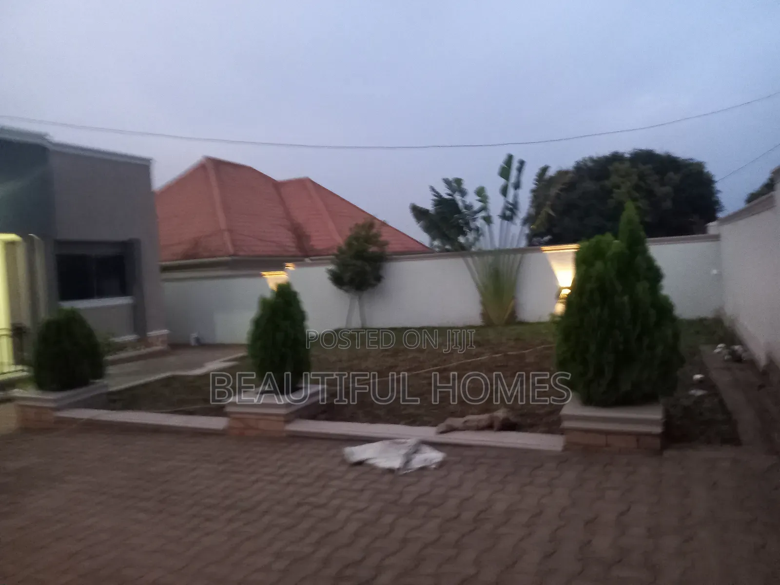 Furnished 4bdrm Bungalow in Kira for sale