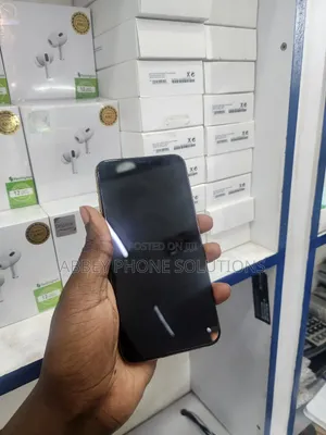 Photo - Apple iPhone 11 Pro Max 256 GB Gold