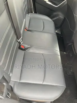Toyota RAV4 Adventure 4dr SUV AWD (2.5L 4cyl 6A) 2018 White