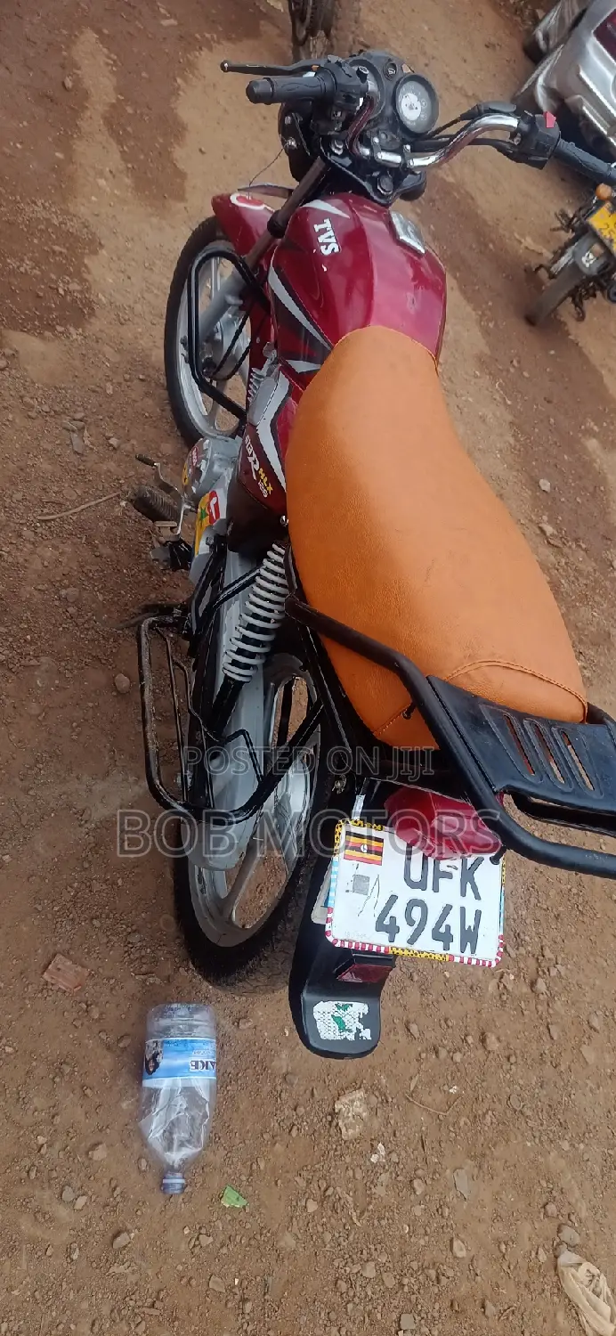 TVS HLX 125 2021 Red