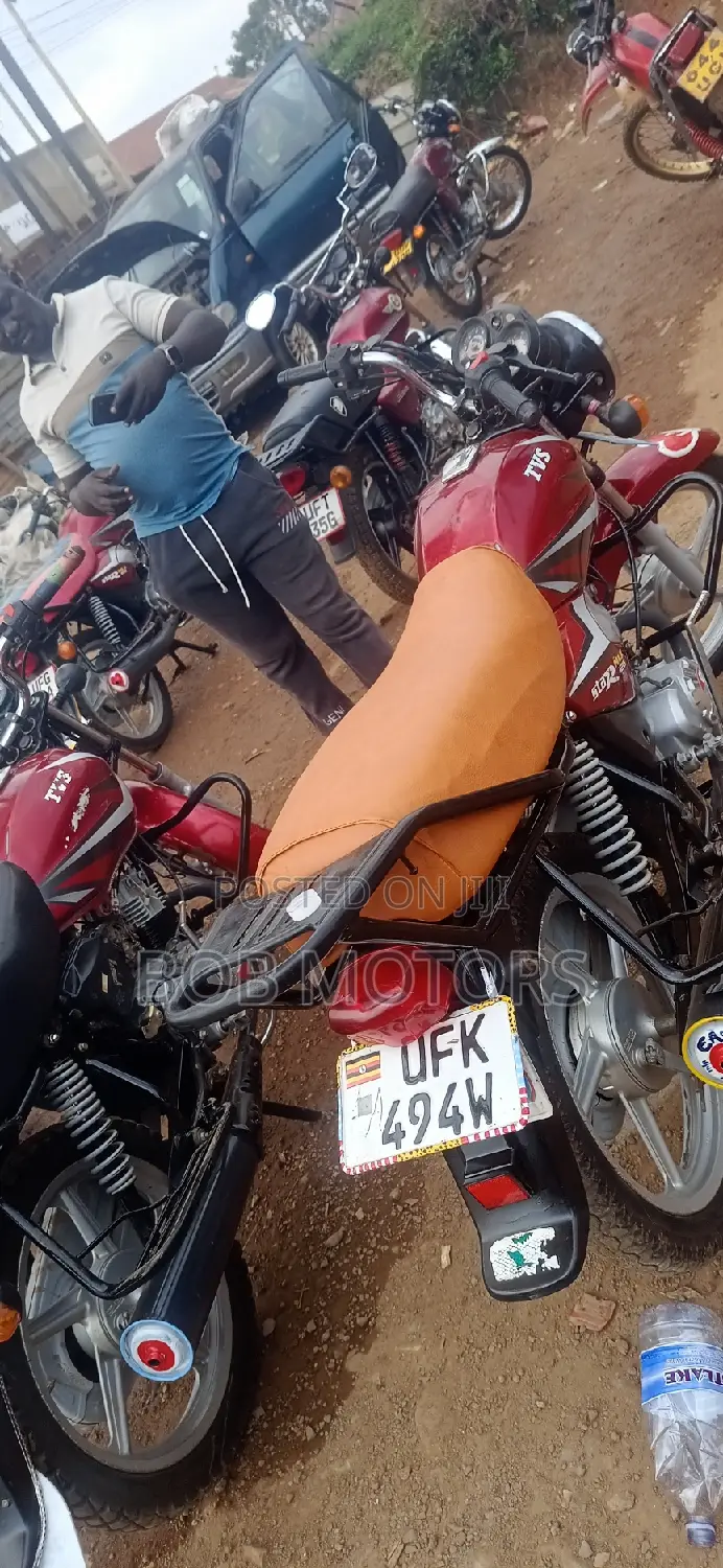 TVS HLX 125 2021 Red