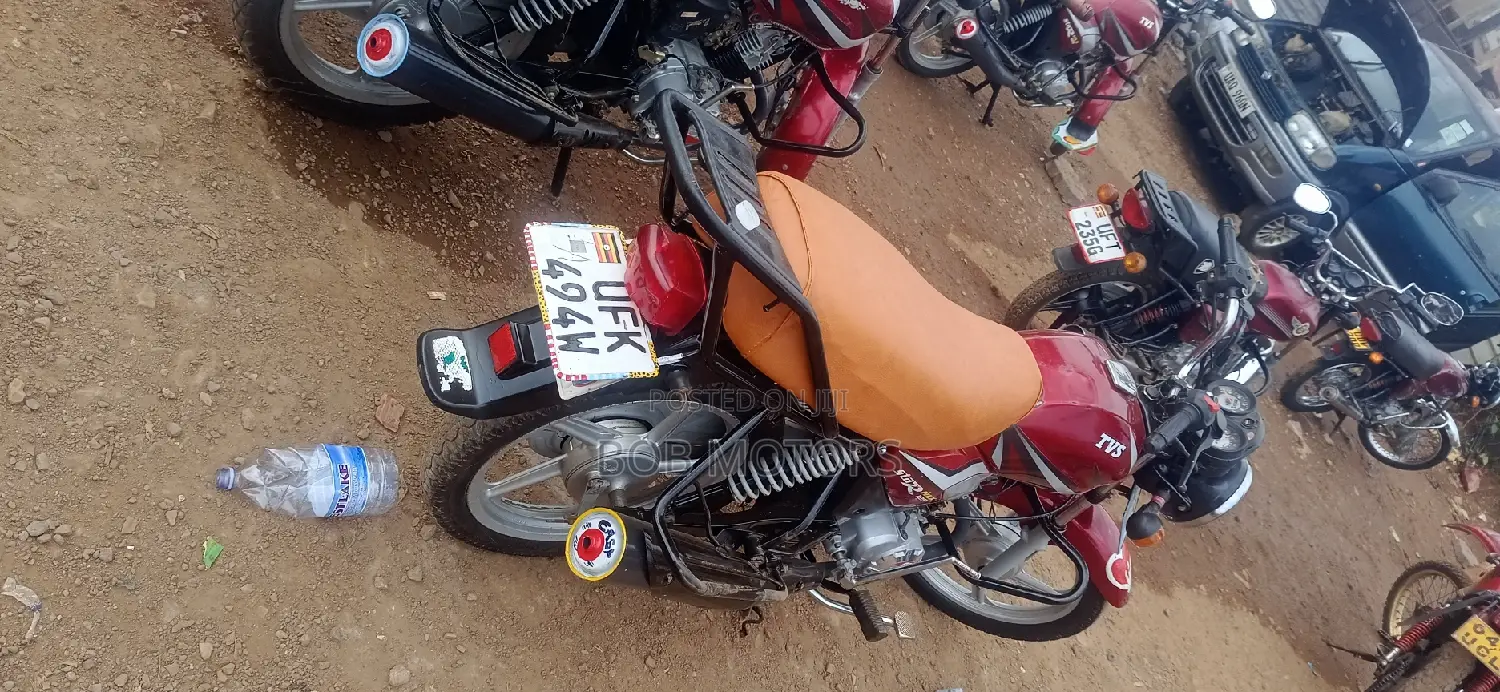 TVS HLX 125 2021 Red