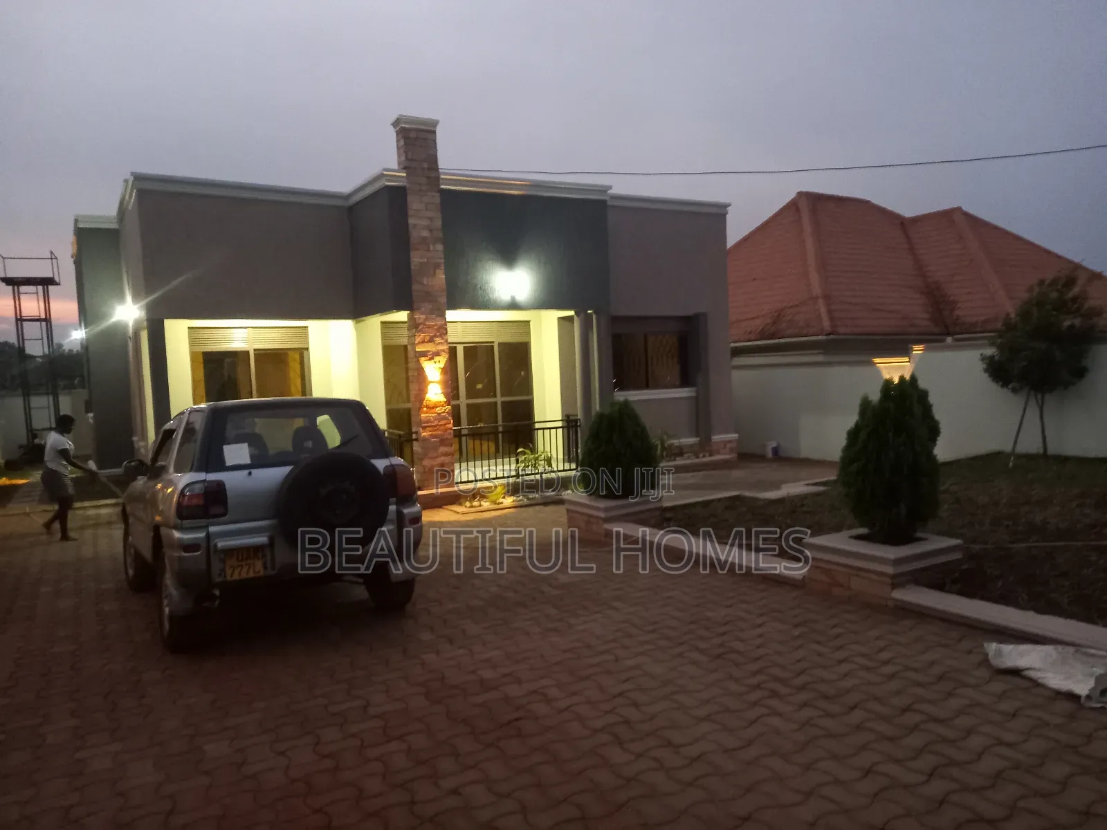 Furnished 4bdrm House in Kira for sale