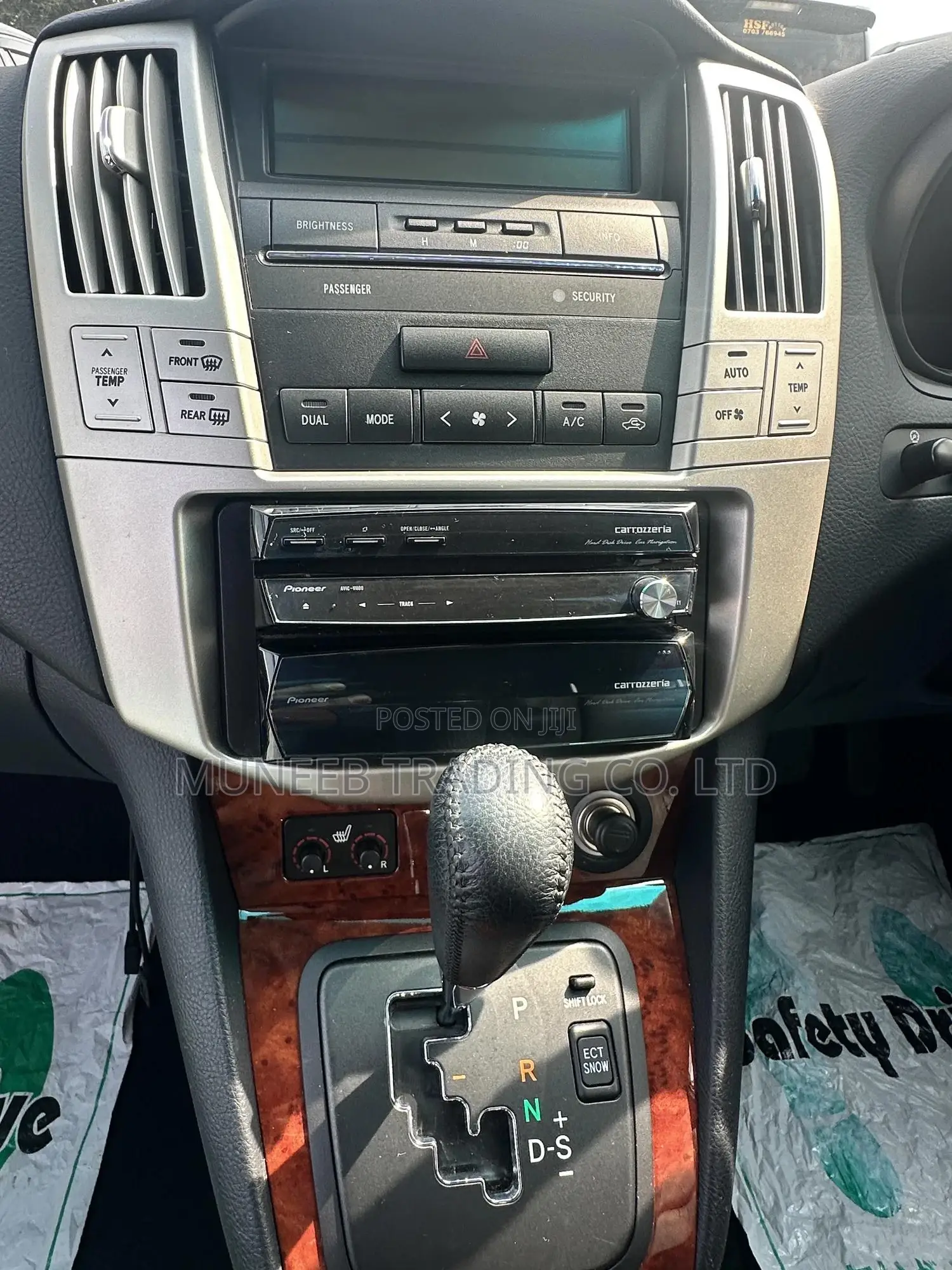 Toyota Harrier 2.4 2011 Gold