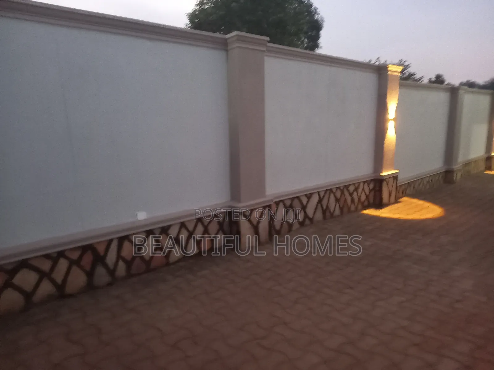 Furnished 4bdrm House in Kira for sale