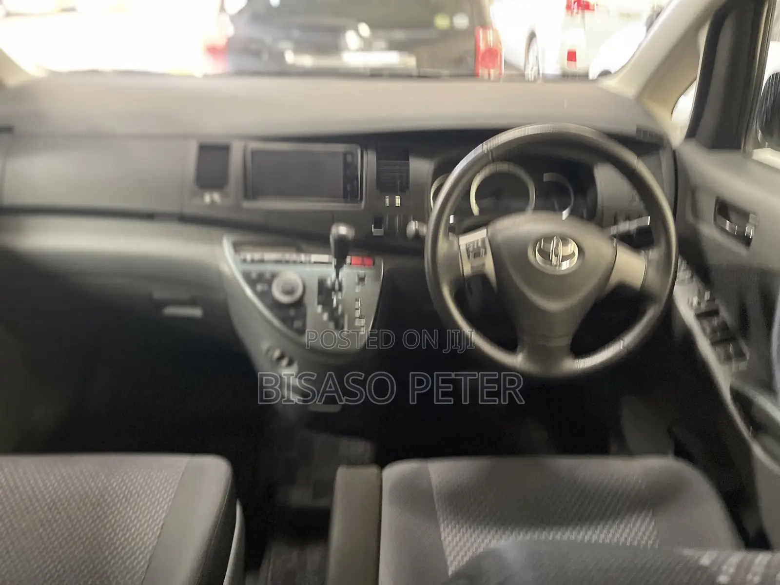 Toyota ISIS 2010 White