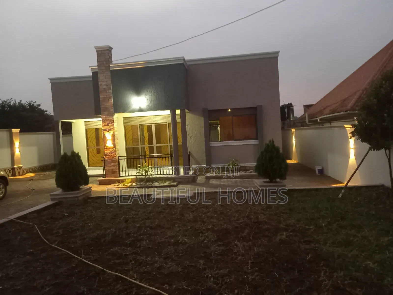 Furnished 4bdrm House in Kira for sale