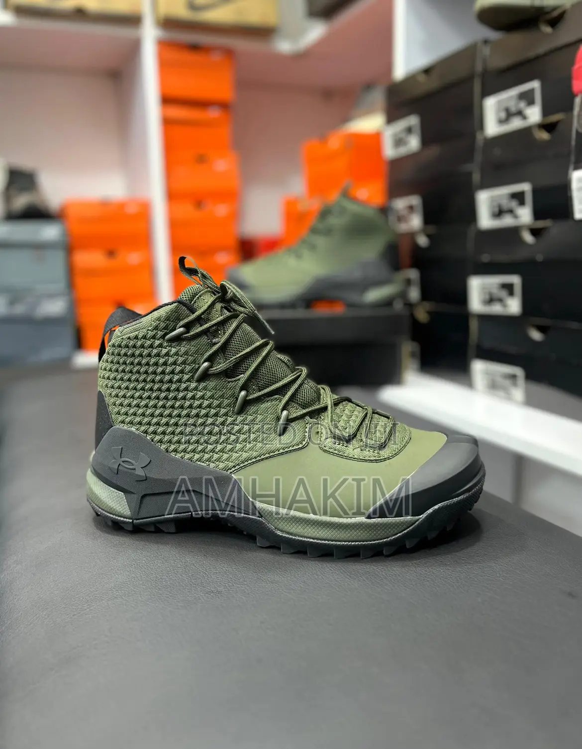 Under Armour Mid Hikings in Stock