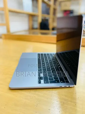 Laptop Apple MacBook Pro 2020 16GB Intel Core I5 SSD 512GB