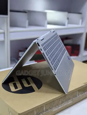 New Laptop HP Envy X360 8GB Intel Core I7 SSD 256GB