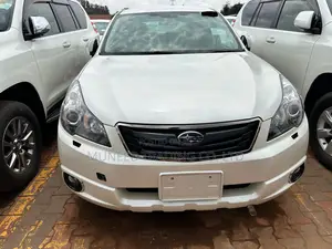 Subaru Outback 2.5i 2011 White