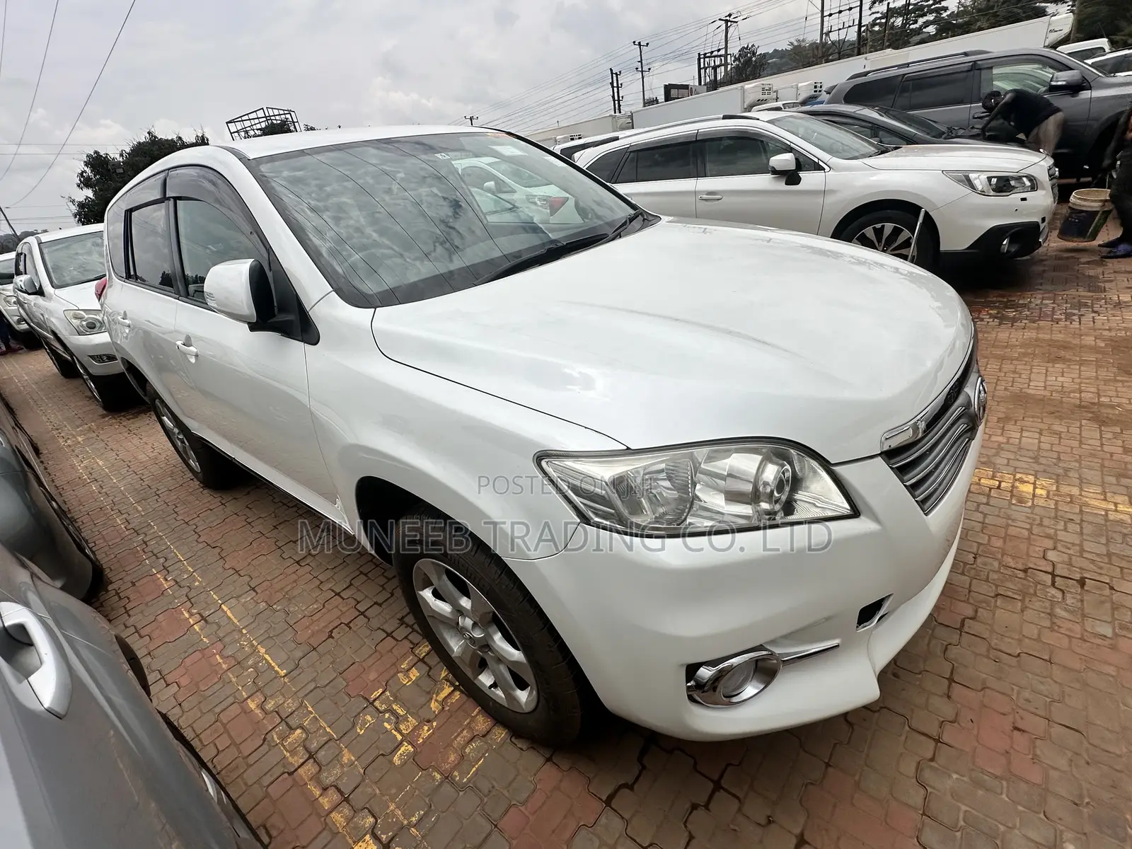 Toyota Vanguard 2011 White