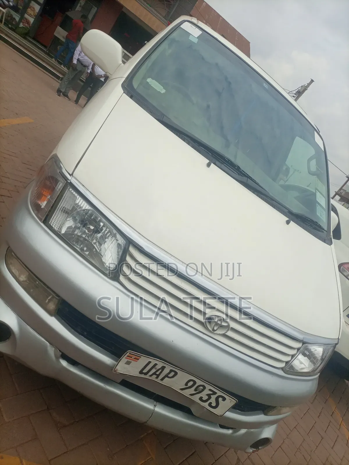 Toyota Regius 1998 White