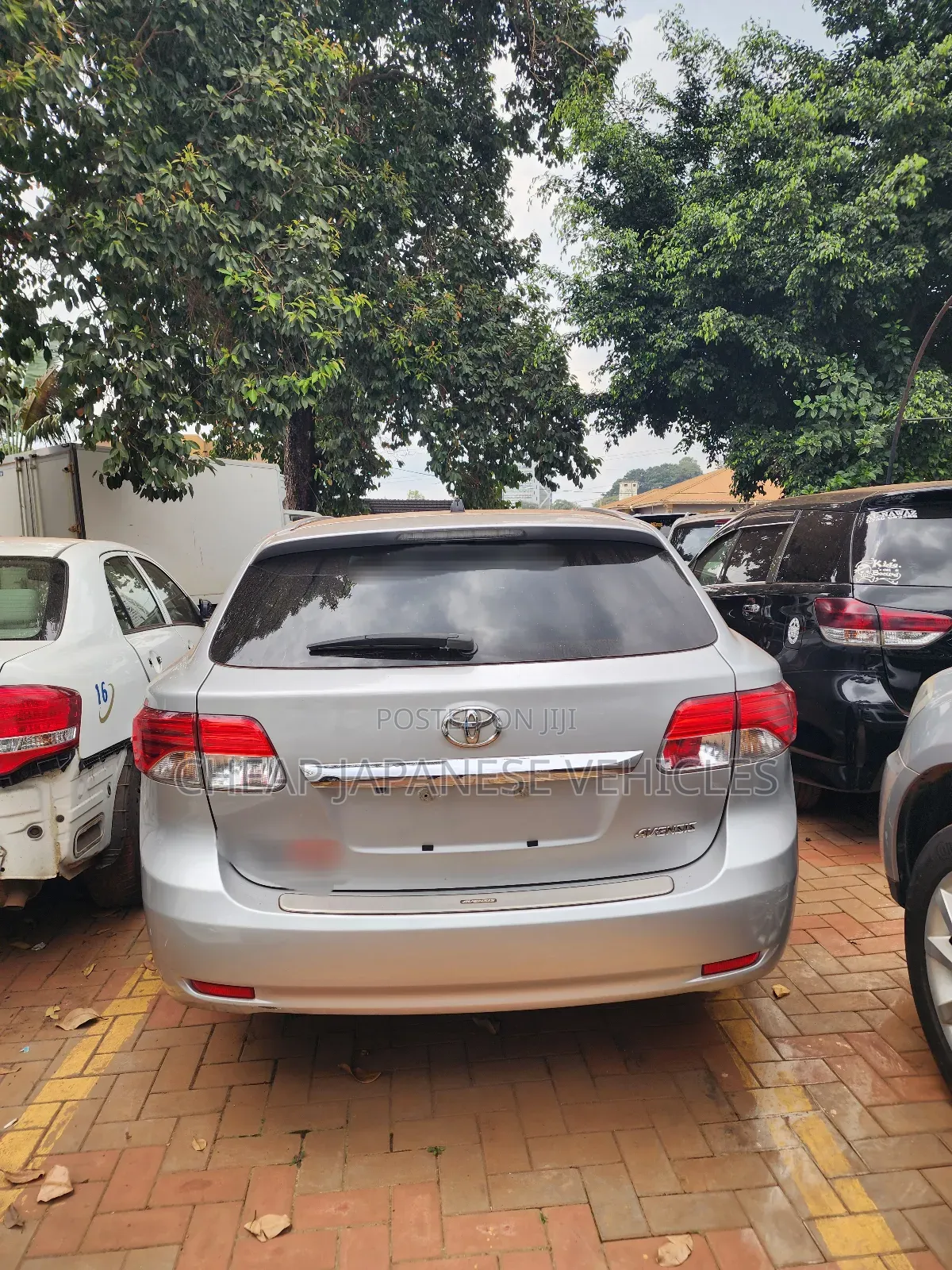 Toyota Avensis 2015 Silver