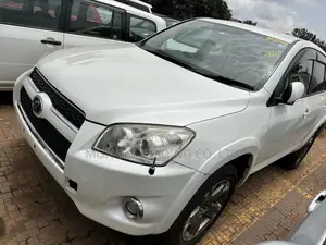 Toyota RAV4 2.5 2010 White