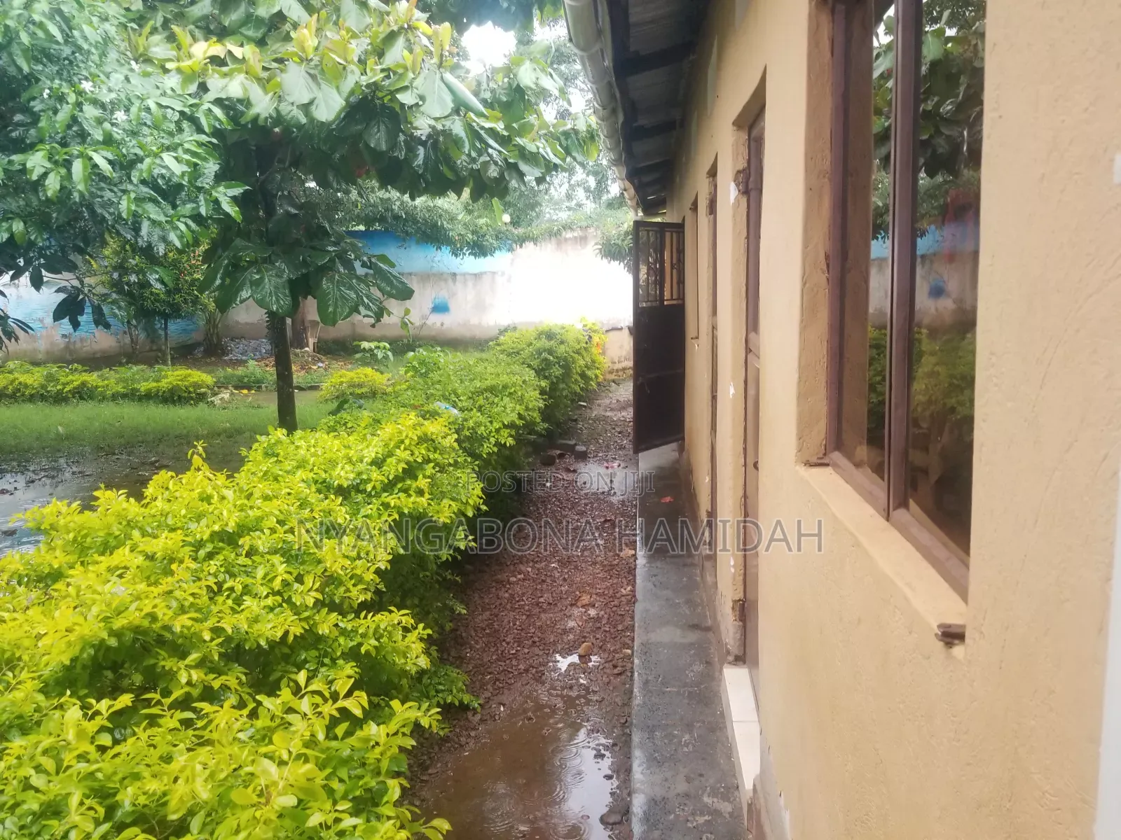 Furnished 20bdrm Townhouse/Terrace in Inland Property, Mukono TC