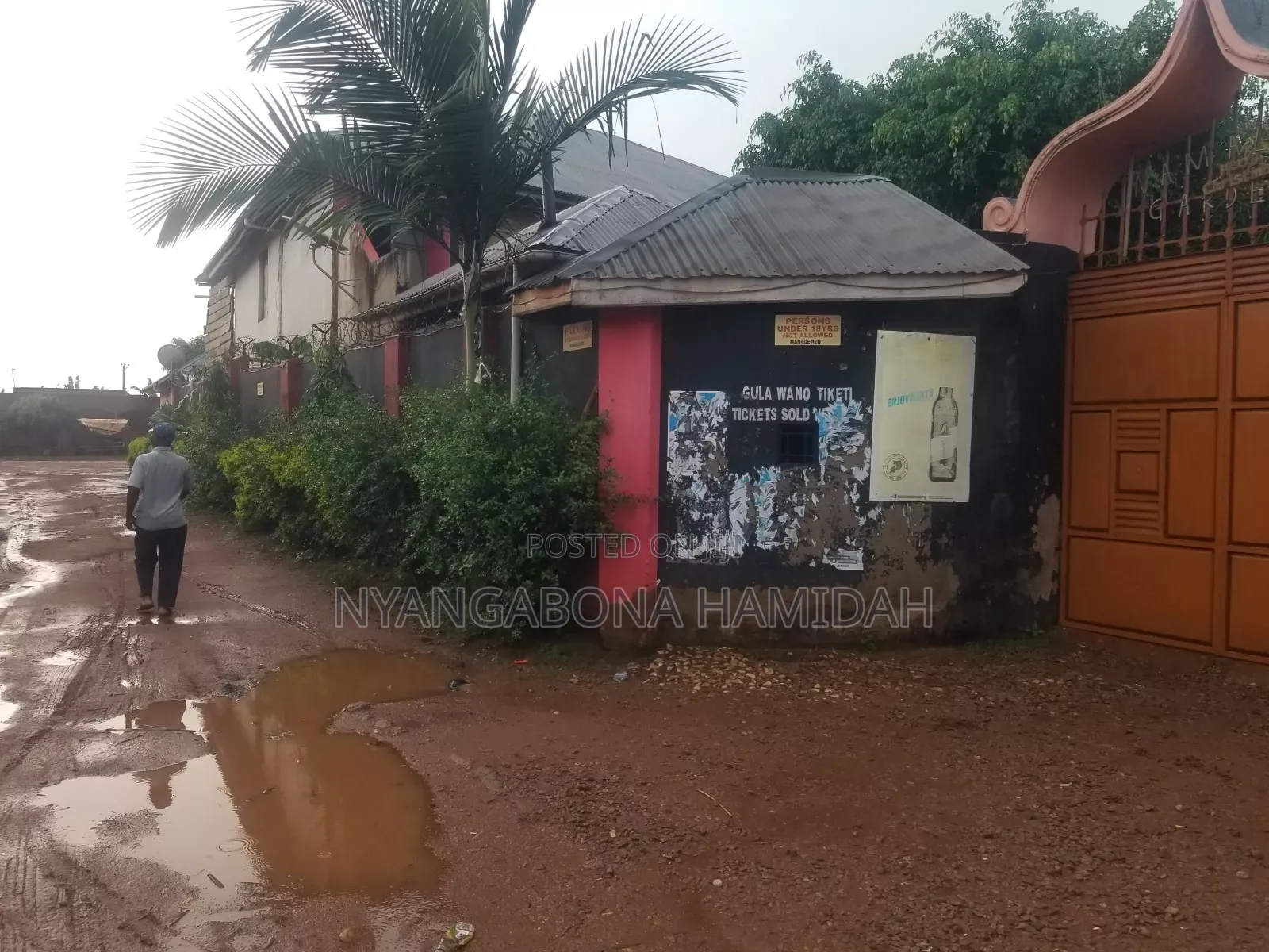 Furnished 20bdrm Townhouse/Terrace in Inland Property, Mukono TC