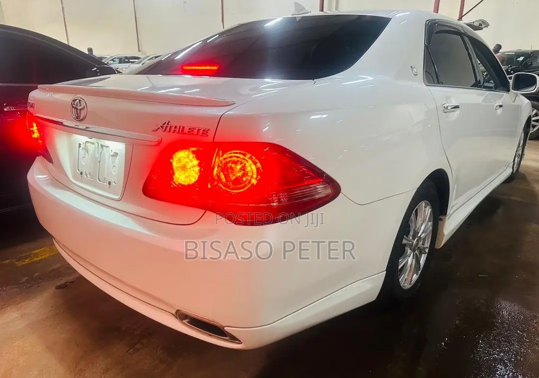 Toyota Crown 2009 White