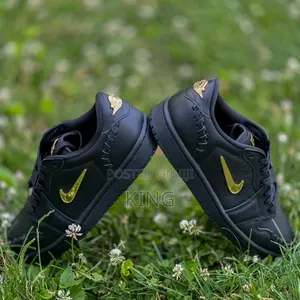 Photo - Air Jordan 1 Low Method of Make. Black