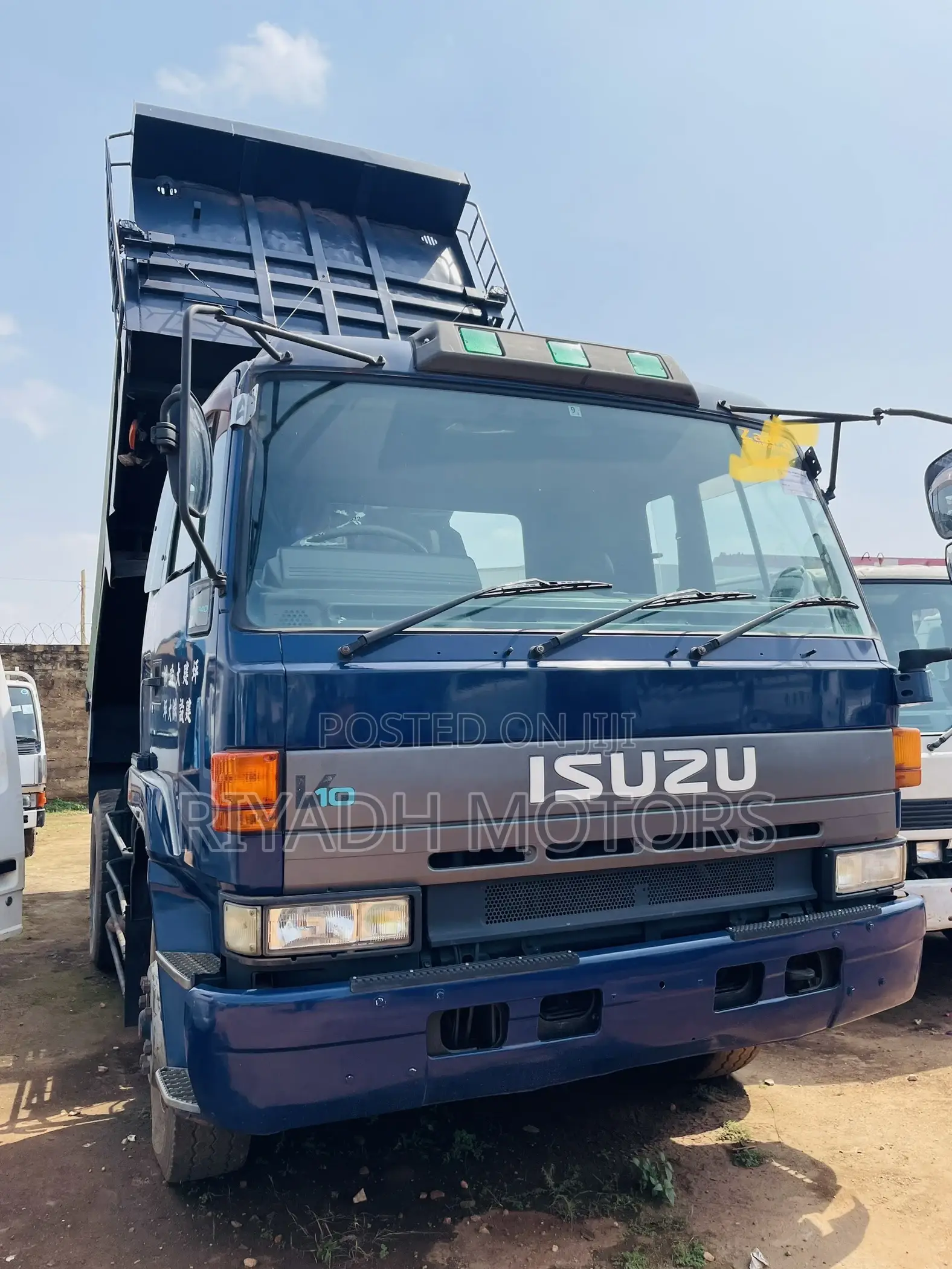 Isuzu 10 Tyres Single Linght