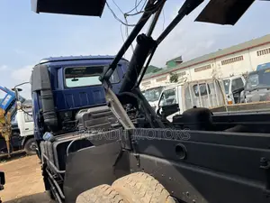 Isuzu 10 Tyres Single Linght