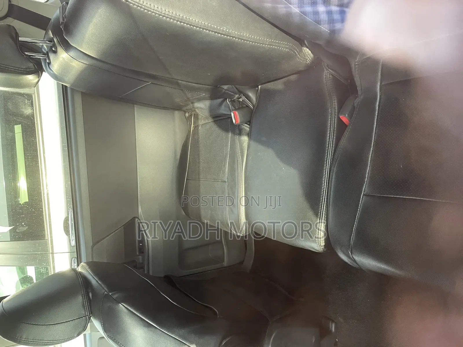 Toyota Noah 2.0 143hp AWD (8 Seater) 2009 Silver