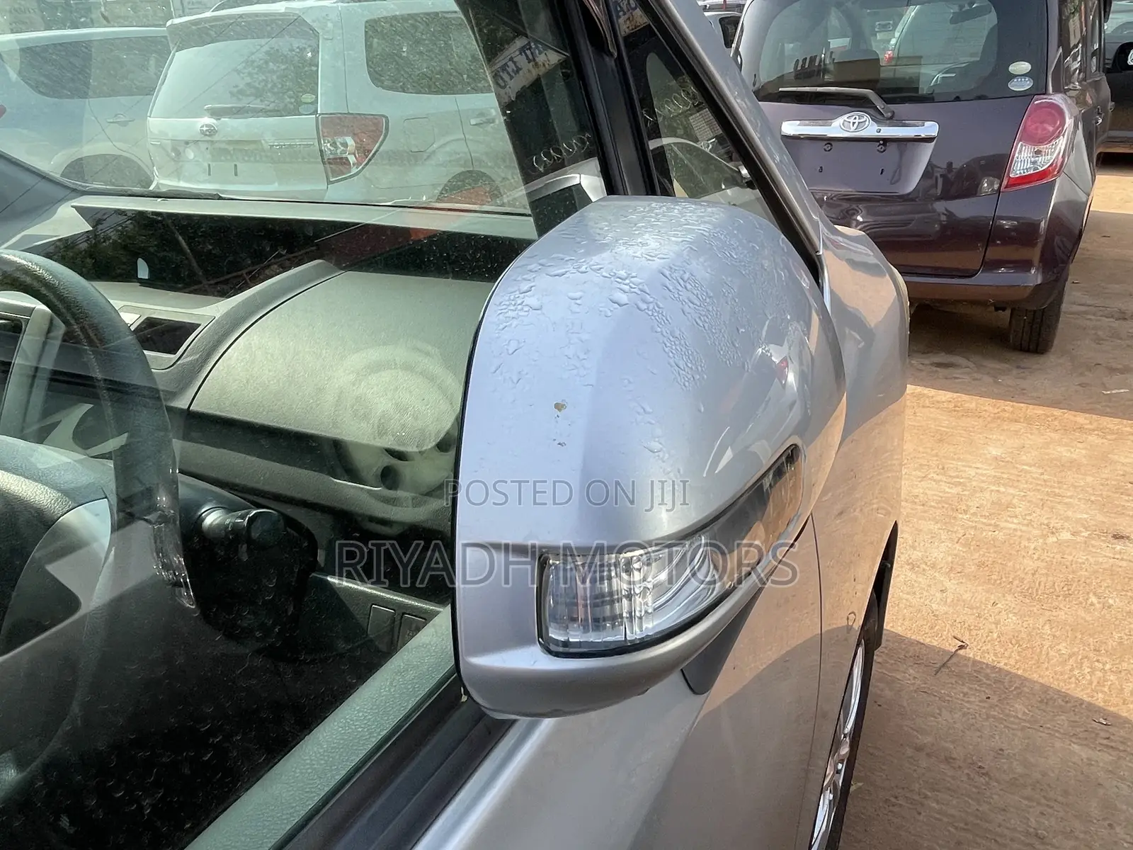Toyota Noah 2.0 143hp AWD (8 Seater) 2009 Silver