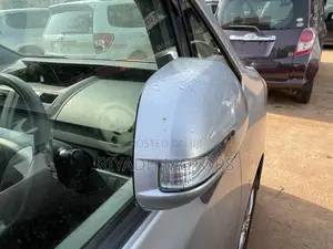 Toyota Noah 2.0 143hp AWD (8 Seater) 2009 Silver