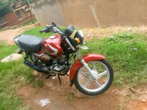 TVS HLX 125 2024 Red
