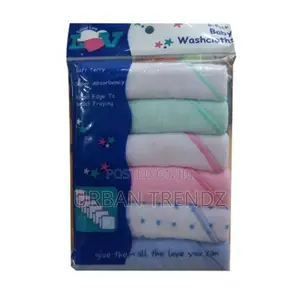 6 Baby Wash Cloths,3pairs Socks and 1 Plastic Bib/Colorvary