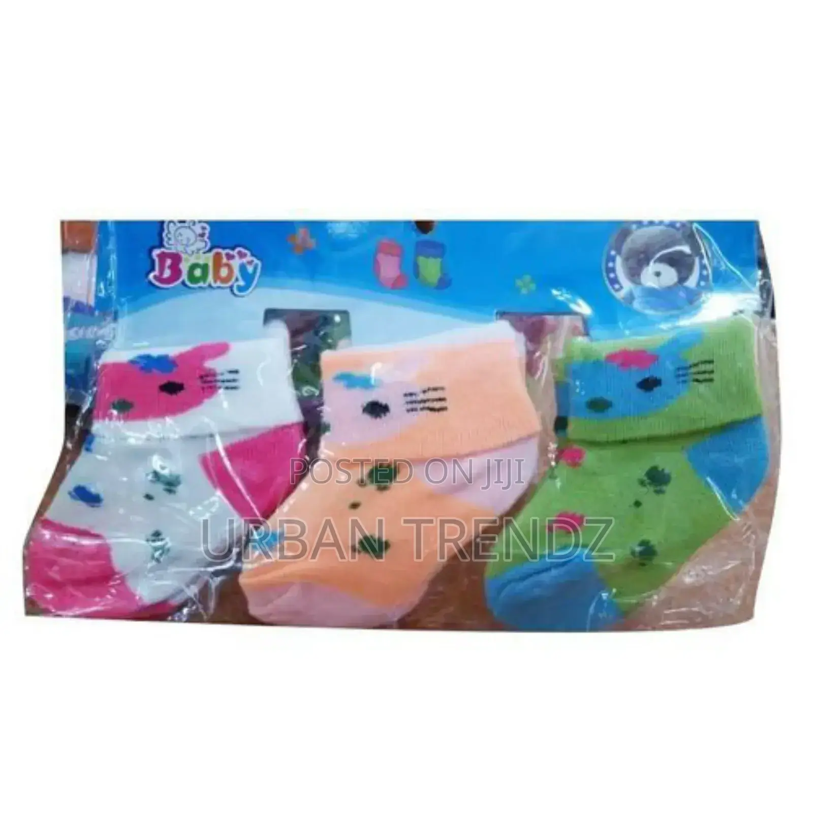 6 Baby Wash Cloths,3pairs Socks and 1 Plastic Bib/Colorvary