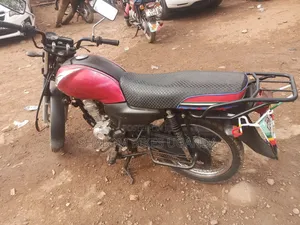 Yamaha Crux 2019 Red
