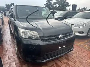 Toyota Corolla Rumion Hatchback 1.5 FWD 2011 Black