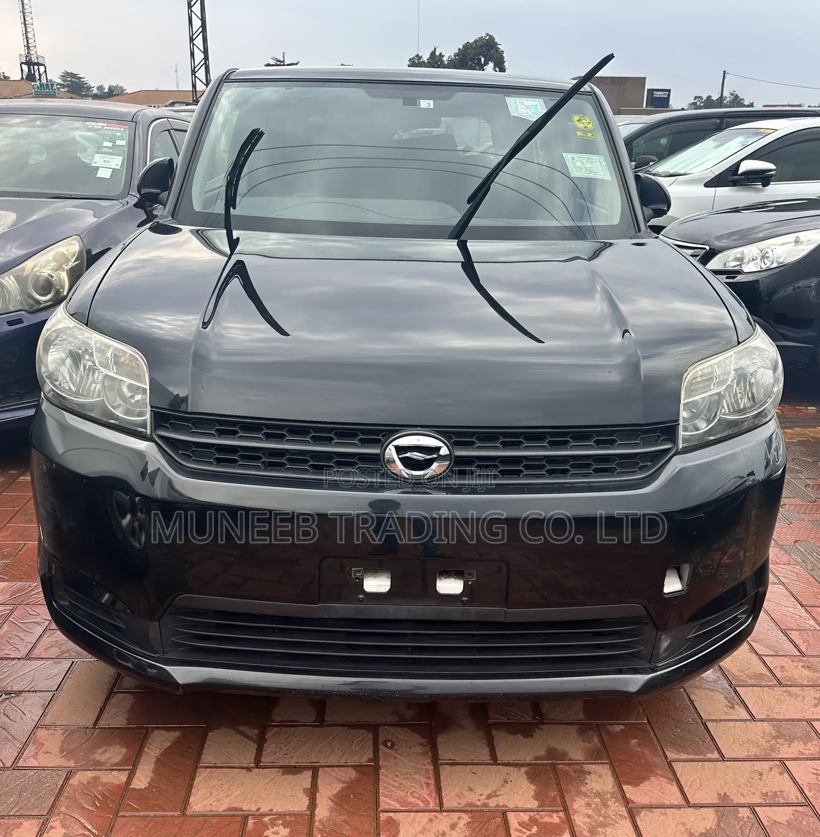 Toyota Corolla Rumion Hatchback 1.5 FWD 2011 Black