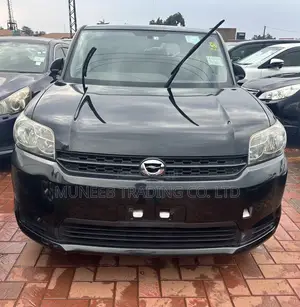 Toyota Corolla Rumion Hatchback 1.5 FWD 2011 Black