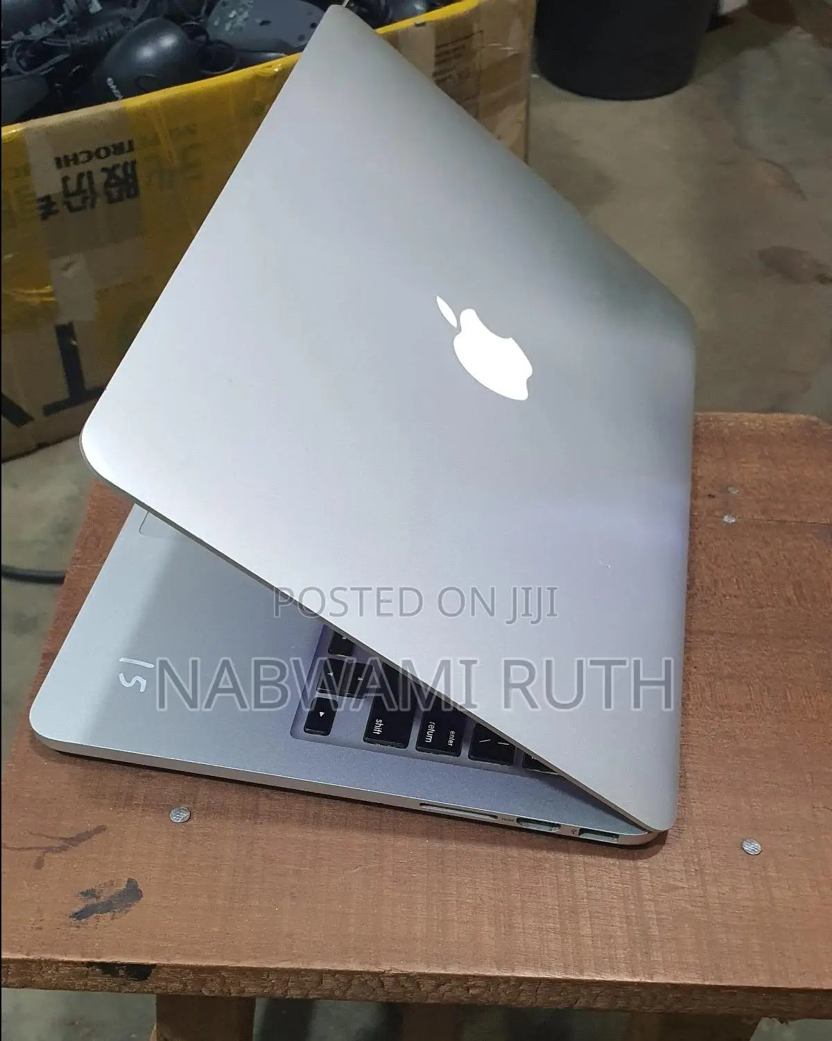 Laptop Apple MacBook Pro 2015 8GB Intel Core I5 SSD 256GB