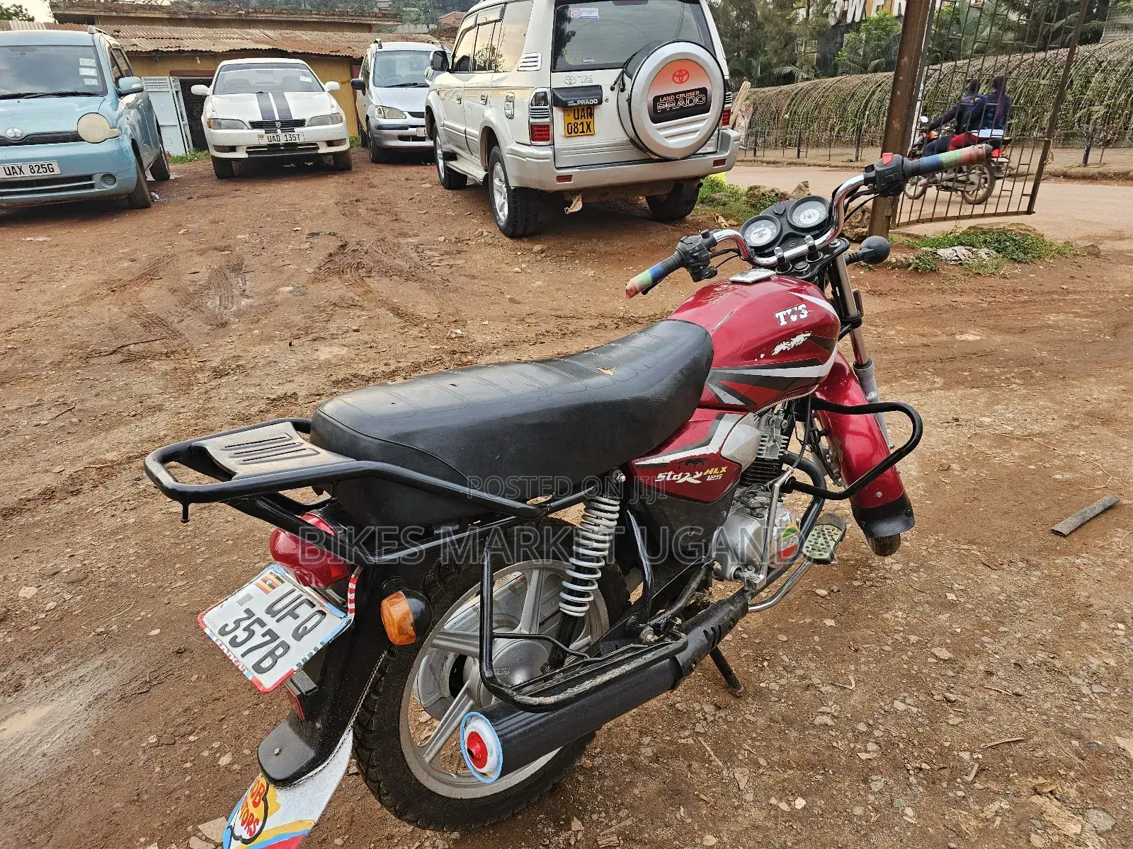 TVS HLX 125 2023 Red