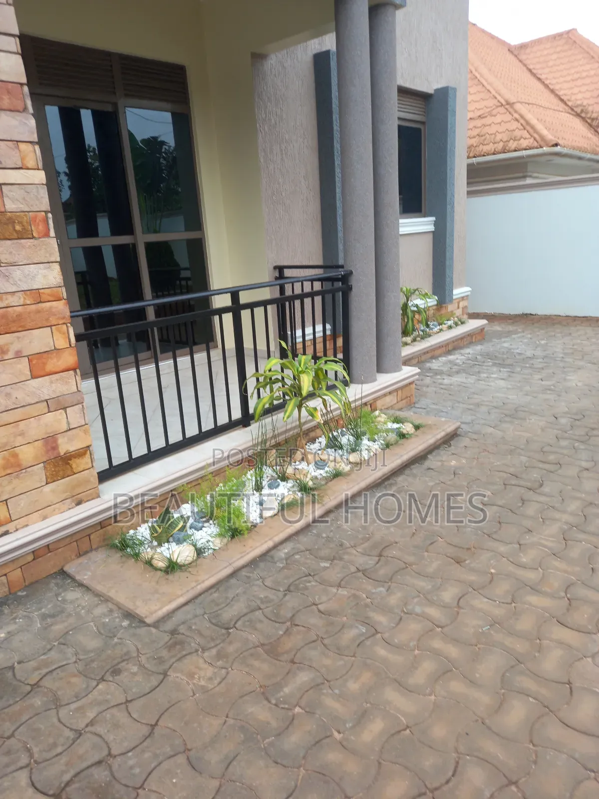 Furnished 4bdrm House in Kira for sale