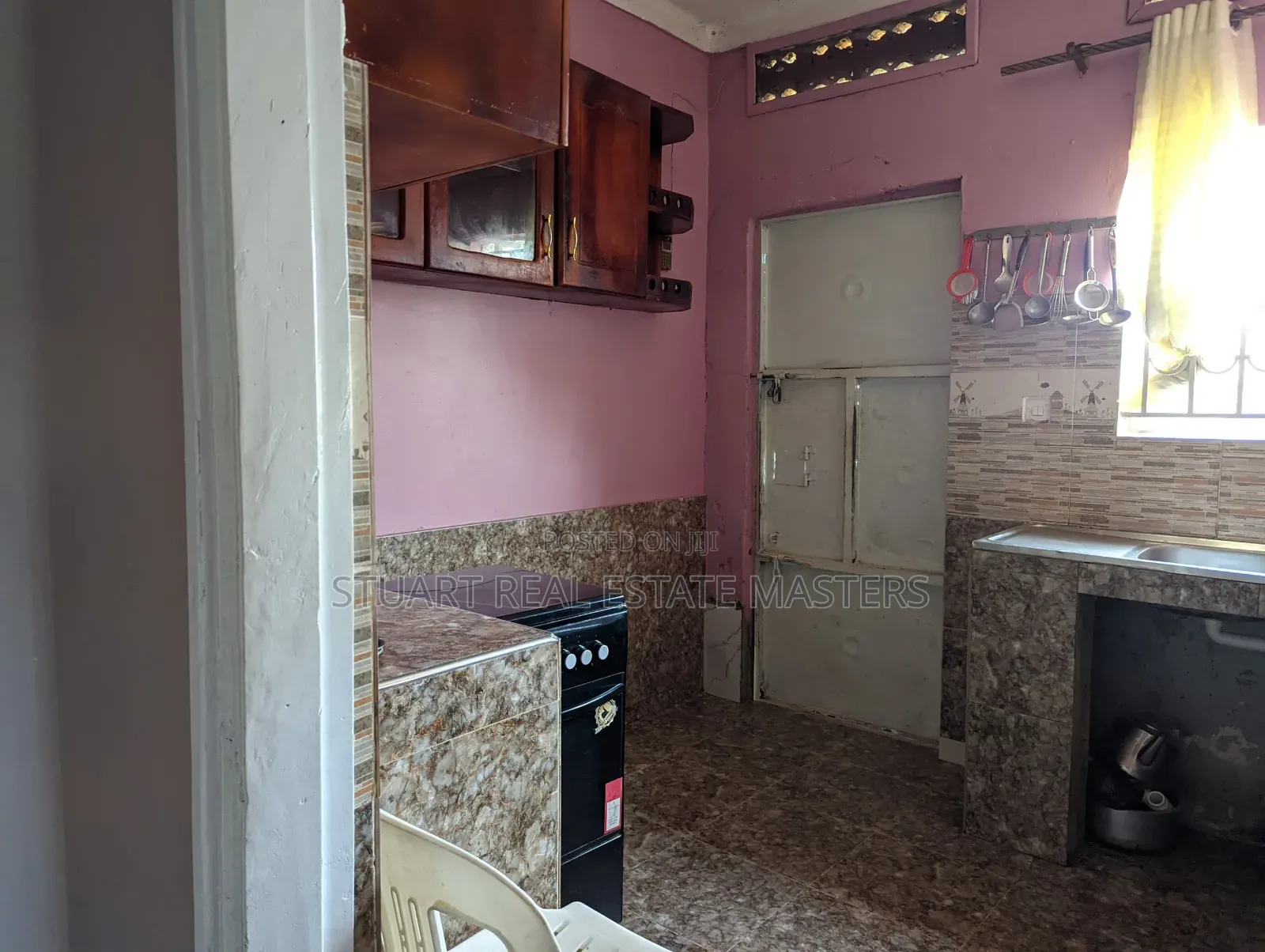 4bdrm Bungalow in Central Division for sale