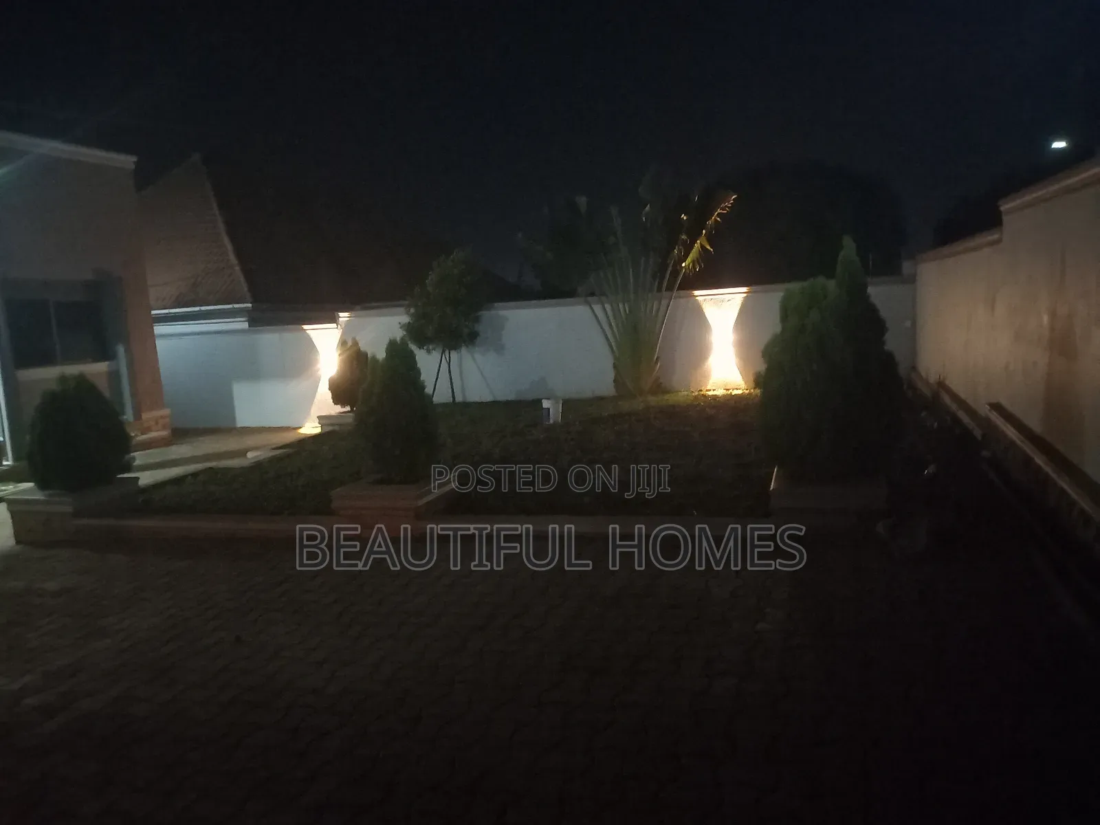 Furnished 4bdrm House in Kira for sale