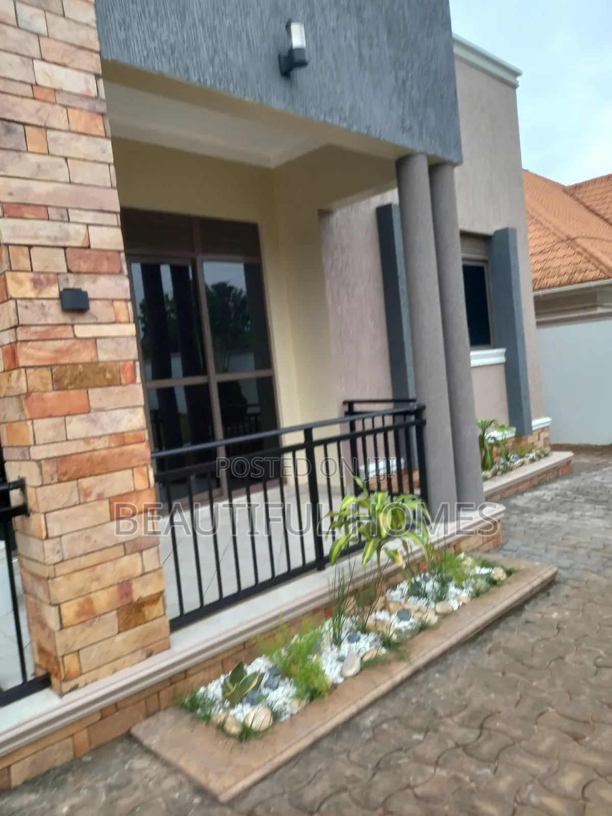 Furnished 4bdrm House in Kira for sale