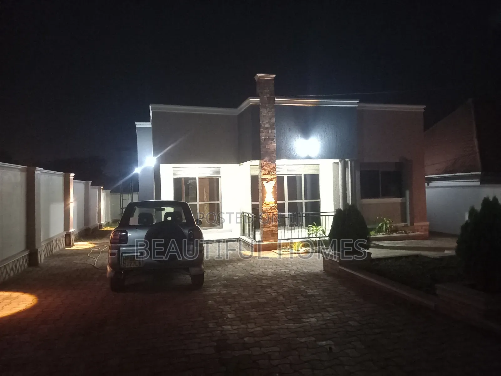 Furnished 4bdrm House in Kira for sale