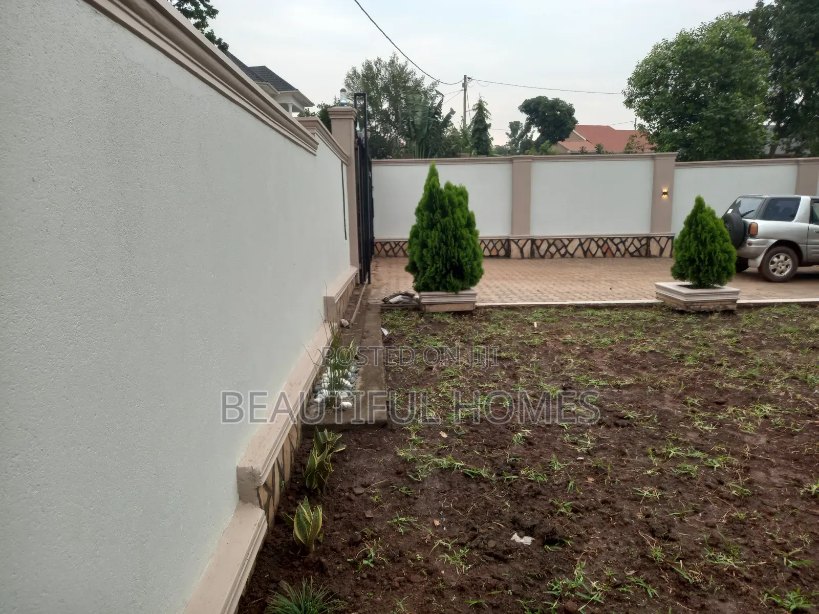 Furnished 4bdrm House in Kira for sale