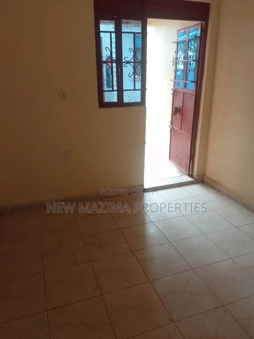 7bdrm House in After Munyonyo On, Division A for sale