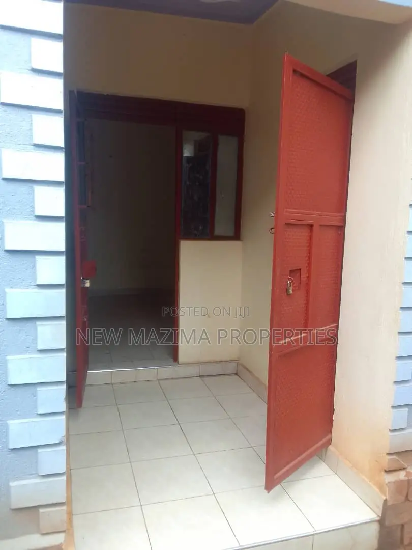 7bdrm House in After Munyonyo On, Division A for sale