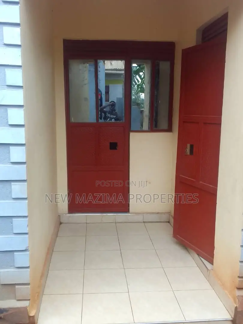 7bdrm House in After Munyonyo On, Division A for sale