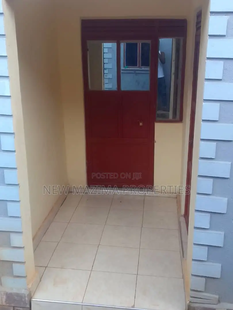 7bdrm House in After Munyonyo On, Division A for sale