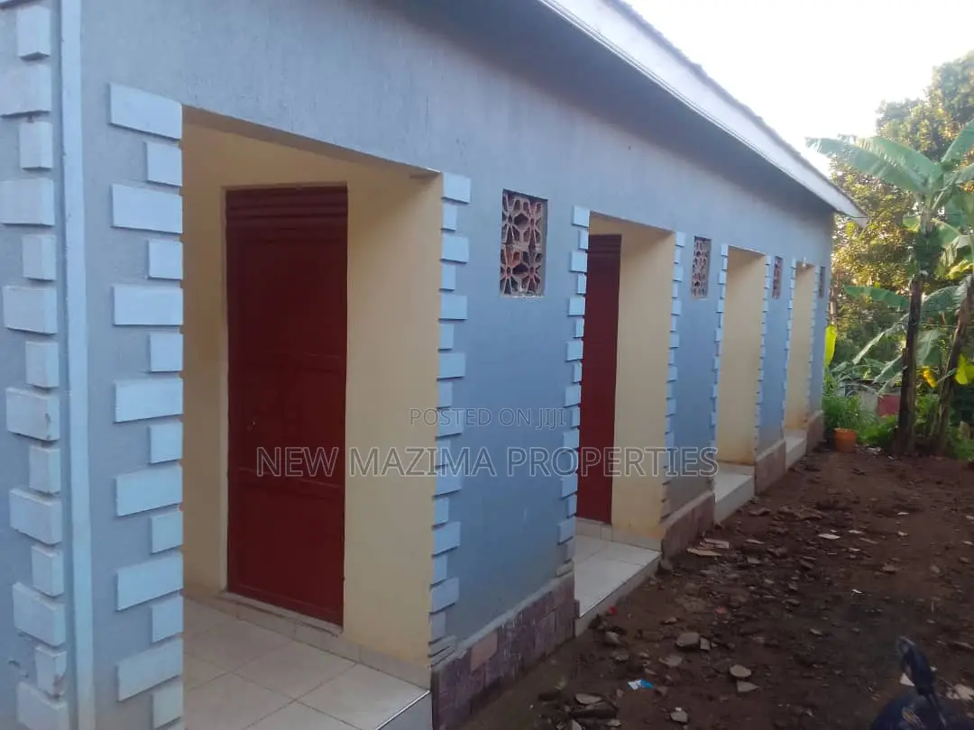 7bdrm House in After Munyonyo On, Division A for sale