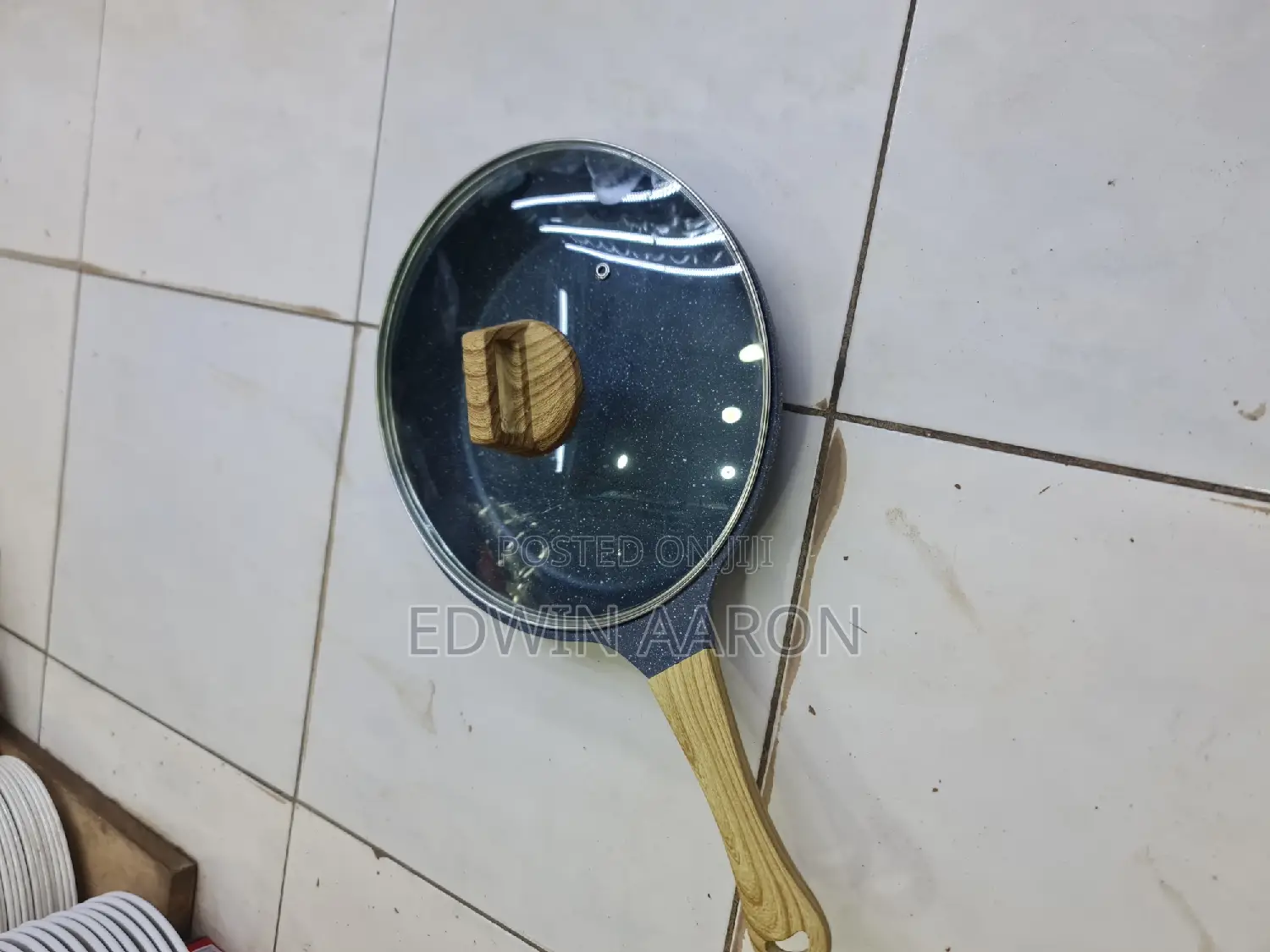 Non Stick Pan With Glass Cover (28cm)