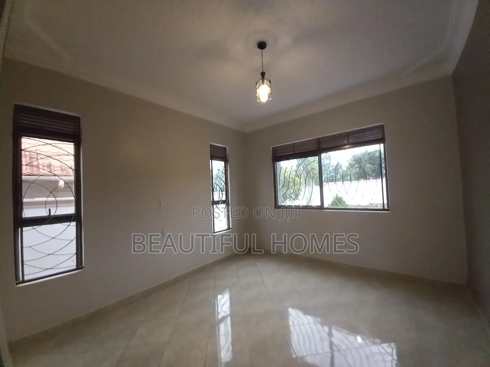 Furnished 4bdrm House in Kira for sale